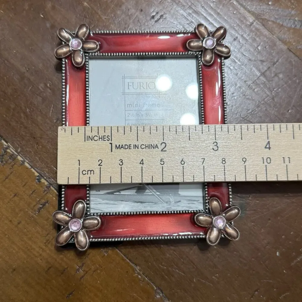 Furio Mini Metal Frame 2.5” x 3.5” Red Flower Frame Standing
